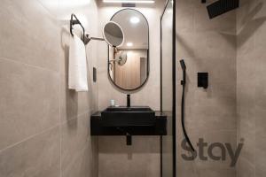 Sunlit 2BR Wellness Apt with Free Massage JVT