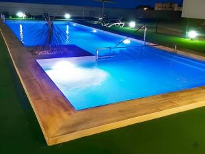 Apartamento con piscina compartida y parking gratis cerca de Tartessus
