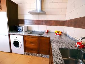 Apartamento con piscina compartida y parking gratis cerca de Tartessus