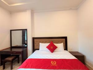 Golden Hotel