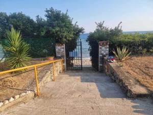 Galini 2 Beachfront Apartment