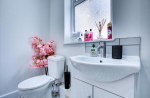Stylish 2 Bed Flat in East London