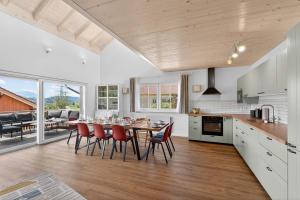 FeWo Nägeleried - Große Galerie-Wohnung mit Balkon, Heimkino, Garten