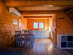 Dadaj Summer Camp - całoroczne domki Rukławki