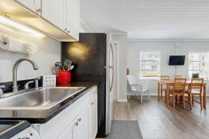 CK03a Fishermans Bungalow
