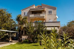 APARTMANI VILLA ELVIRA