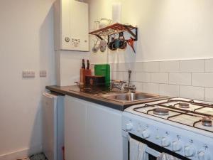 Little Hallegan-with private woodland