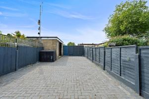 Cozy 3-Bed House Basildon