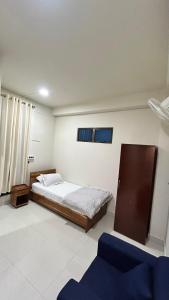 Seven Miles Hotel