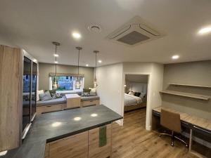 Opulence Suite-Luxury New Build with Riverview