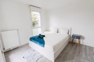 Grand T4 85m terrasse 8 pers 15min Paris