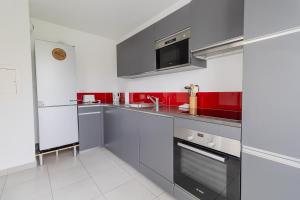 Grand T4 85m terrasse 8 pers 15min Paris