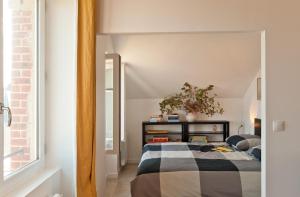 Charming, with views of the sea and the beach, and a pool