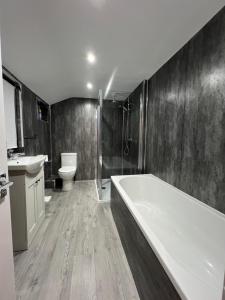 Central Kettering Apartment by SJP Ideal for up to 3 Guests