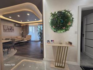 The Sunrise and the Sunset Apartment - Luxury 2BR Apartment with Mineral Pool & Parking