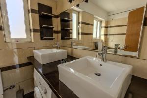 South Luxury Suite 98