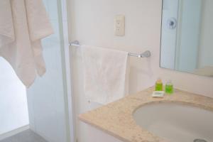 Ocean View Condo with Resort Amenities