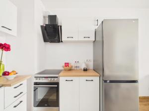 Calm & Cozy Monteverdiego Apartment by Solarento