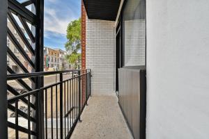 DownTown King Suite with Balcony