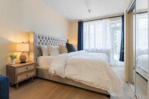 DownTown King Suite with Balcony