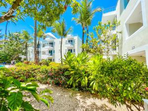PUNTA CANA TROPICANA POOL SUITES Studios BAVARO BEACH CLUB & SPA