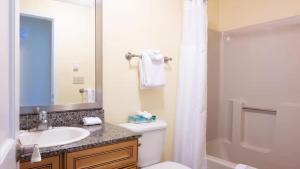 Nautical Mile Resort 1-Bedroom Efficiency Suite