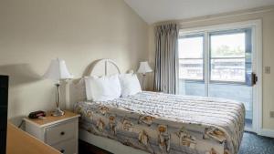 Nautical Mile Resort 1-Bedroom Efficiency Suite