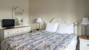 Nautical Mile Resort 1-Bedroom Efficiency Suite