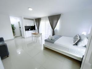 PUNTA CANA TROPICANA POOL SUITES Studios BAVARO BEACH CLUB & SPA