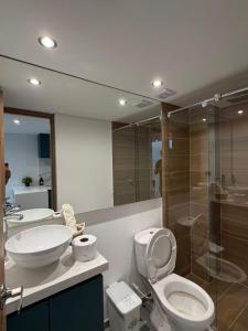 Luxury Loft 101 Jacuzzi, from Airport, Wi-Fi Modelia