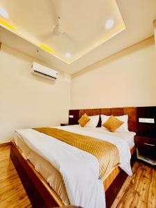 Shree Gurukripa Inn