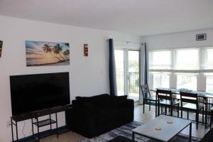 404 Emerald Isle by Alicia Hollis Realtor Rentals - Open in August