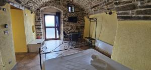 PASCHIERE by Keyhole Selection