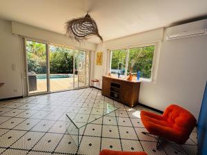 Villa Isalou à 800 mètres du bassin avec piscine privée et clim