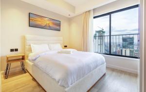 Panoramic Views, Heated Pool - 2BR in Upper Hill