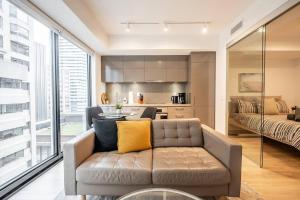 Stylish Yorkville 1BR- Walk to Dining and Shops