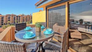 Stunning 5th-Level Condo w Pool Princesa E-504