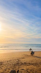 Sea View Family Apt - Terrace - 5 min Beach - Imi Ouaddar