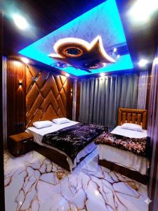 HOTEL FABULOUS KASHMIR, Dal lake