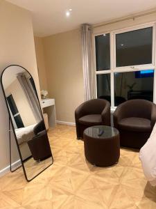 Prime King sized room with private bathroom