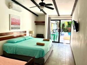 Private room w bath near ocean near Tamarindo