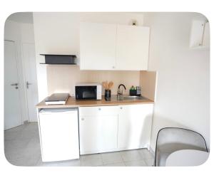 Studio modern avec terrasse et parking a 15 min de cannes