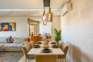 Elegant 2BR Pool & Garden View, Golf & Parking