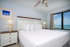 Island Winds West 679