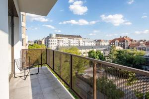 Central - Balcony - Cozy - Easy Stay