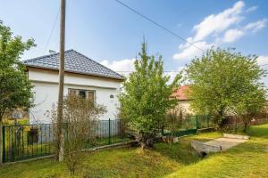 Yurt and a House with Garden - Special Experience