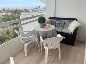 L&A Ocean View Studio Apartment
