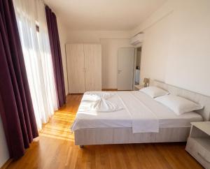 Sunny side resort & spa apartments