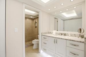Marco Island Condo - Water Views & Pool Access