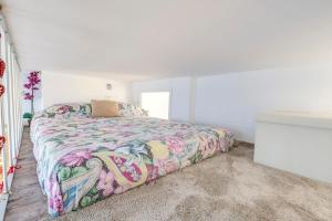 345 - Casa Desy, MONOLOCALE FRONTE MARE, ristrutturato - BOX AUTO PRIVATO, 1 minuto a piedi da spiaggia e mare